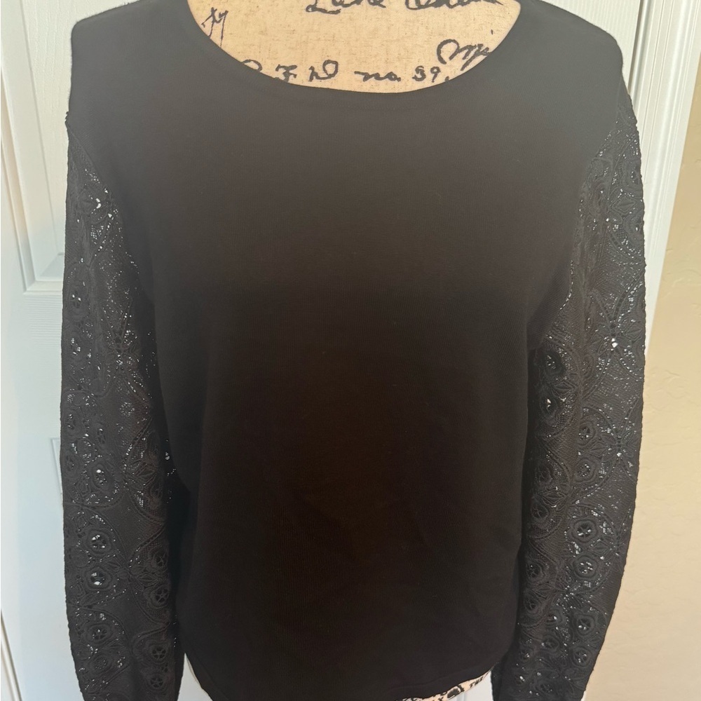 NWT Adrianna Papell Women’s Black Pullover Sweater  Embroidered Sleeve Size Med